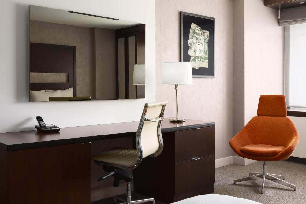 Deluxe King Room interior